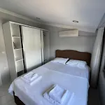 Sidebylotus Apartment *